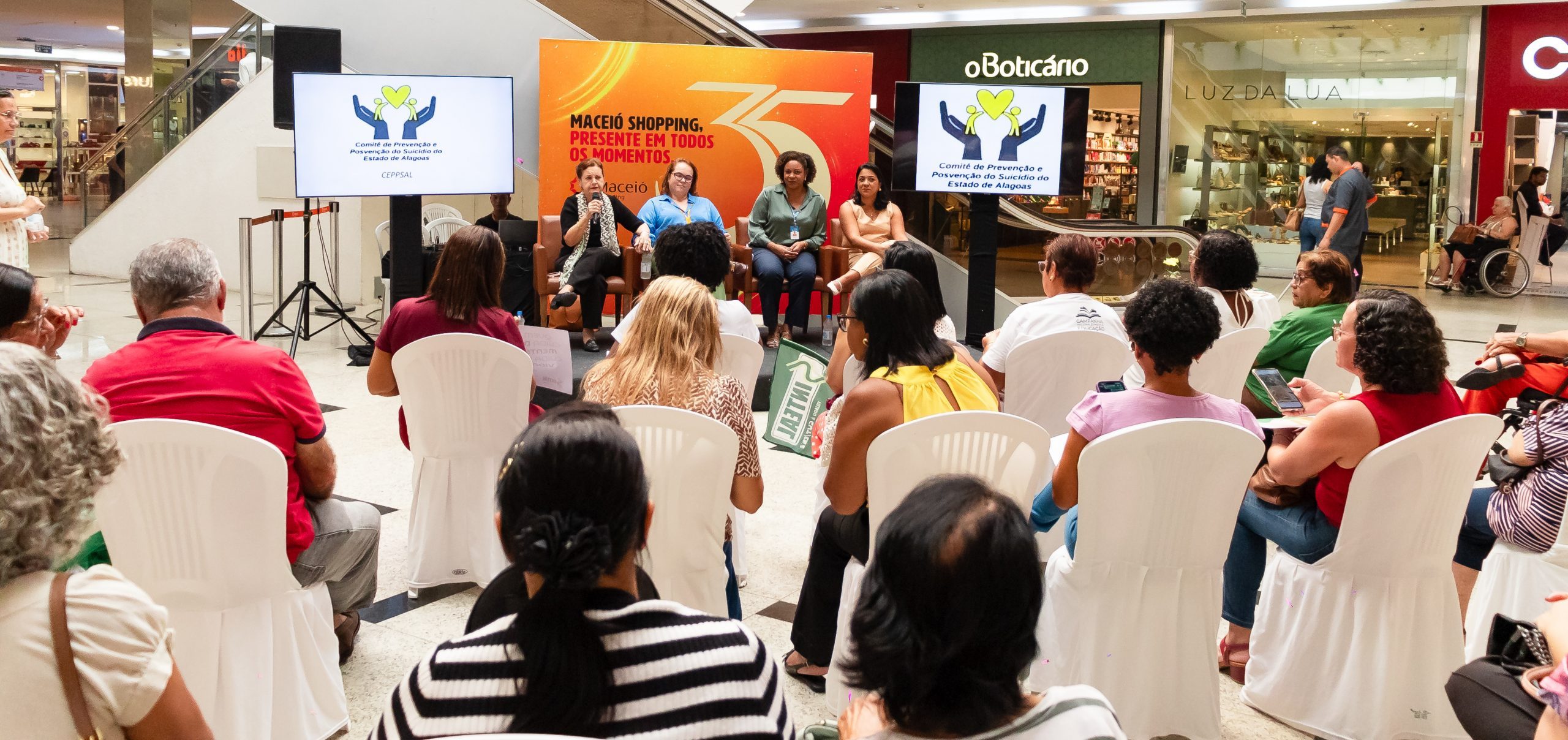 Leia mais sobre o artigo Rodas de Conversa em shopping de Maceió discutem com a população prevenção e posvenção do suicídio