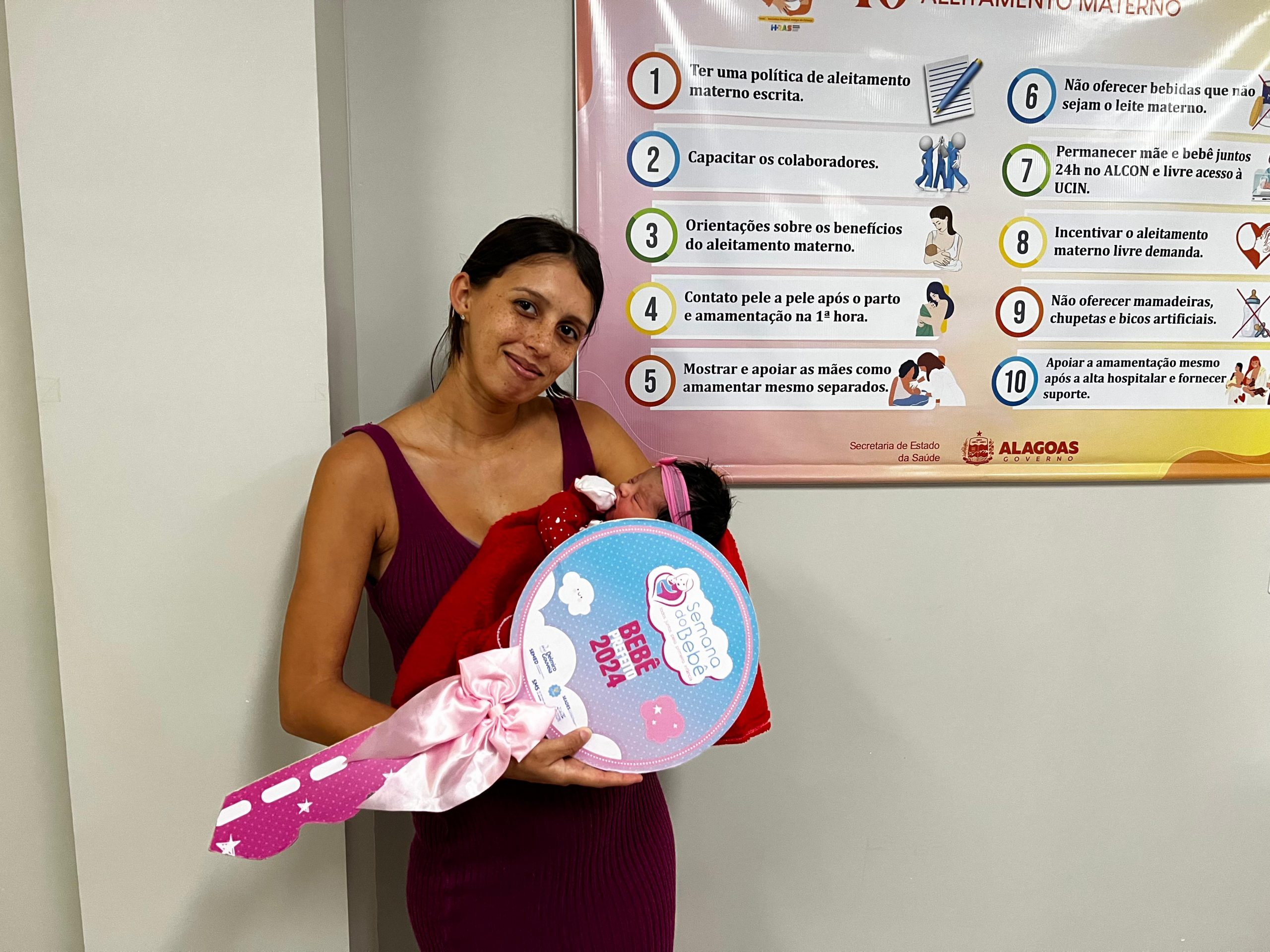 Leia mais sobre o artigo Recém-nascida na maternidade do HRAS recebe título de bebê-prefeita de Delmiro Gouveia
