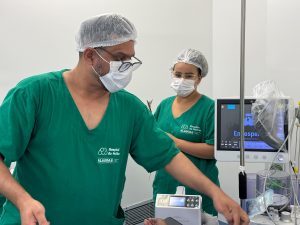 Equipe do Hospital da Mulher recebe treinamento para uso do sistema de aquecimento de manta térmica