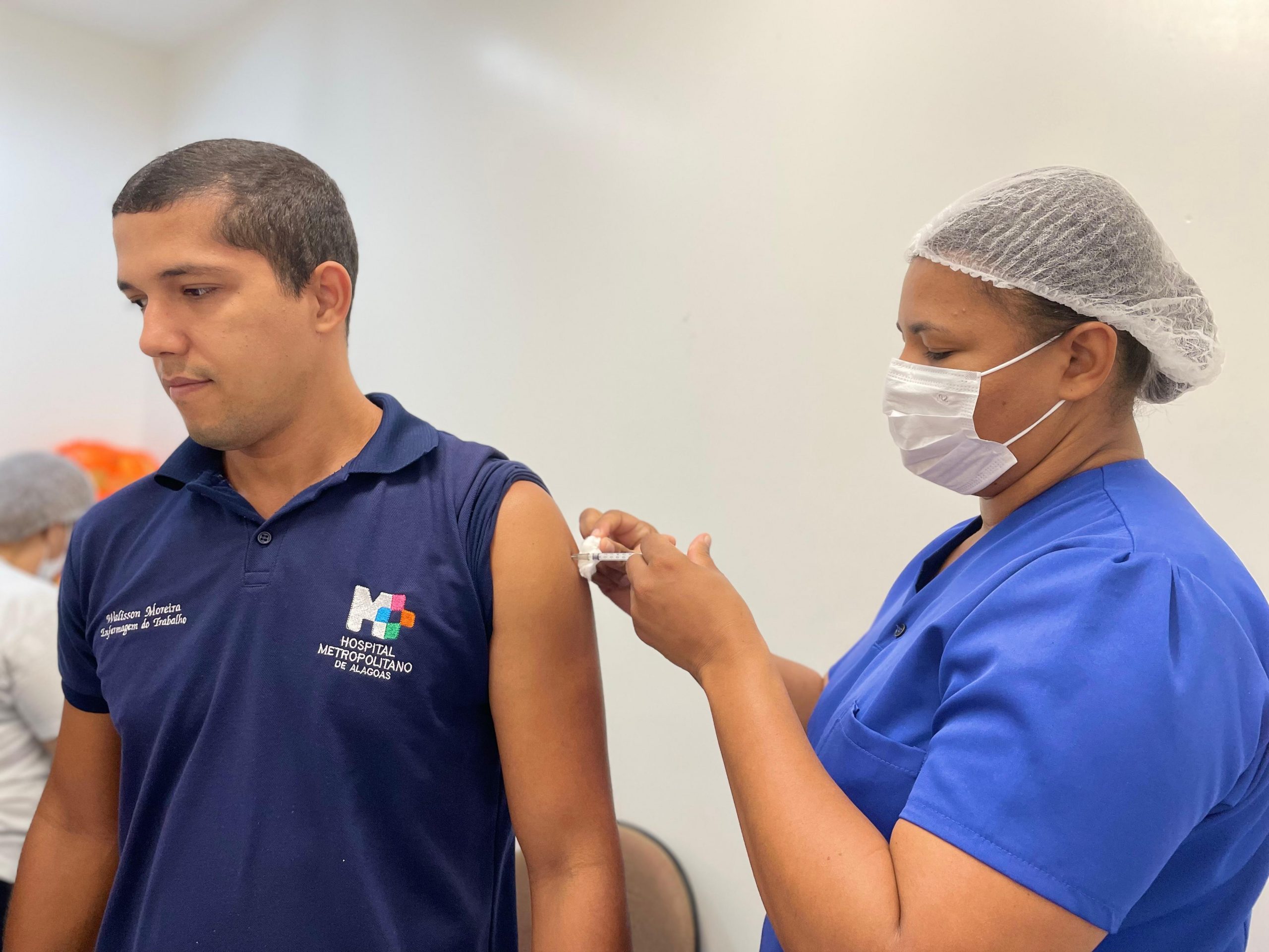 Leia mais sobre o artigo Hospital Metropolitano de Alagoas realiza vacinação de rotina para os colaboradores da unidade
