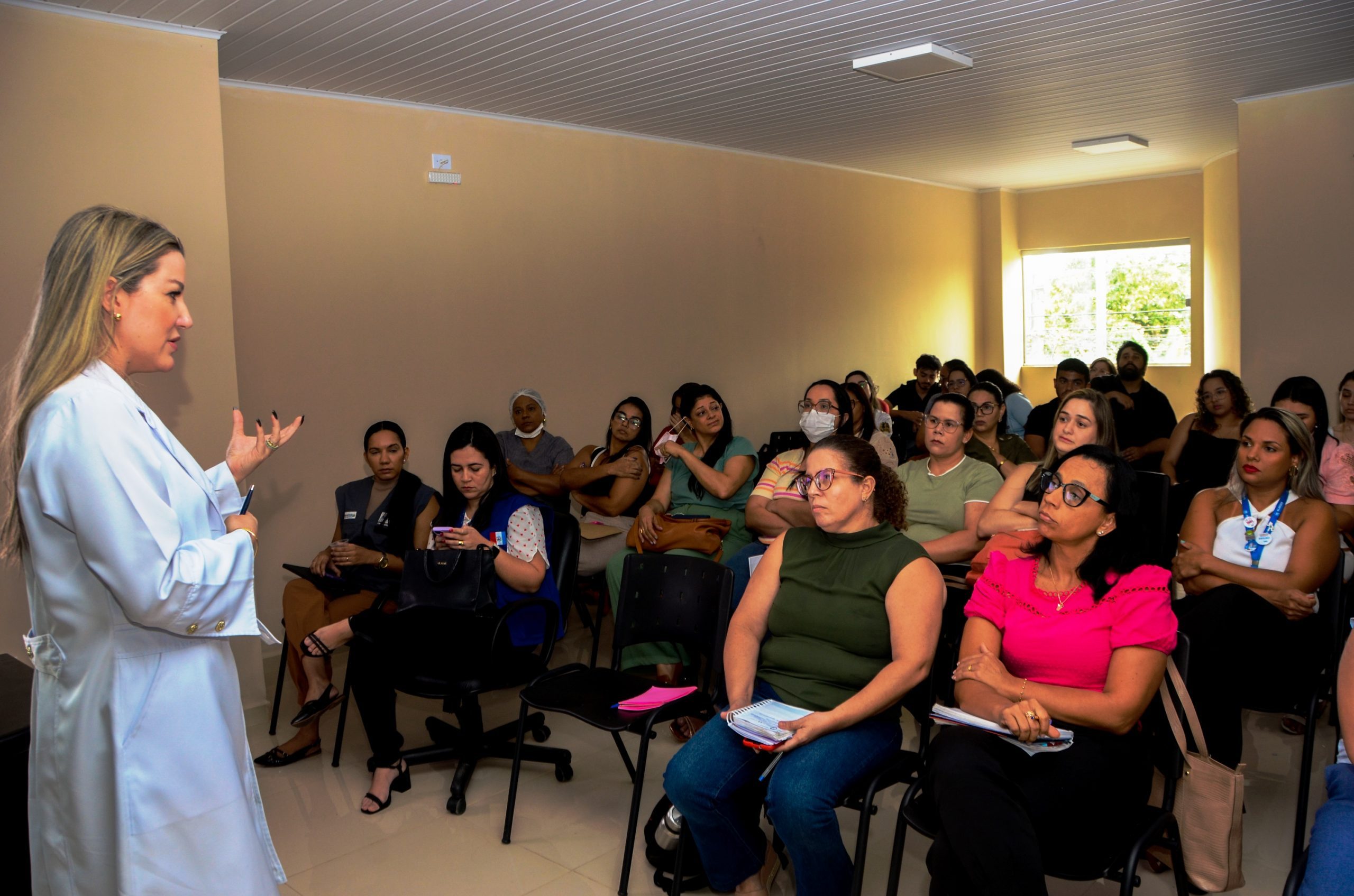 Leia mais sobre o artigo Meningite: Sesau capacita técnicos das 10 Regiões de Saúde de Alagoas sobre diagnóstico e manejo