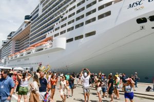 Sesau monta Posto de Atendimento para turistas no Porto de Maceió durante temporada de cruzeiros