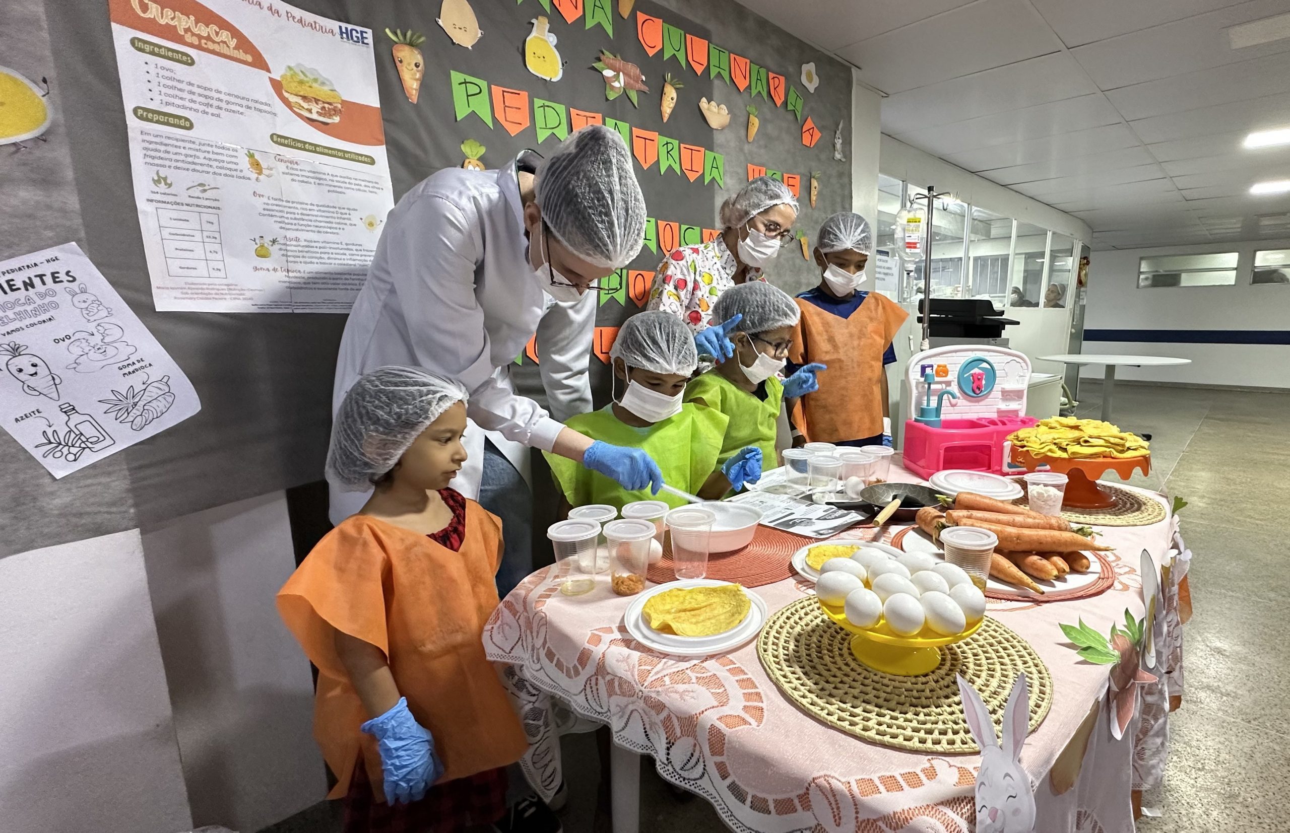Leia mais sobre o artigo Oficina de Culinária na Pediatria do HGE ensina aos pequenos pacientes que é possível combinar sabor e saúde