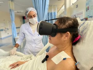 Uso de realidade virtual nas UTIs do Hospital Metropolitano promove relaxamento e bem-estar