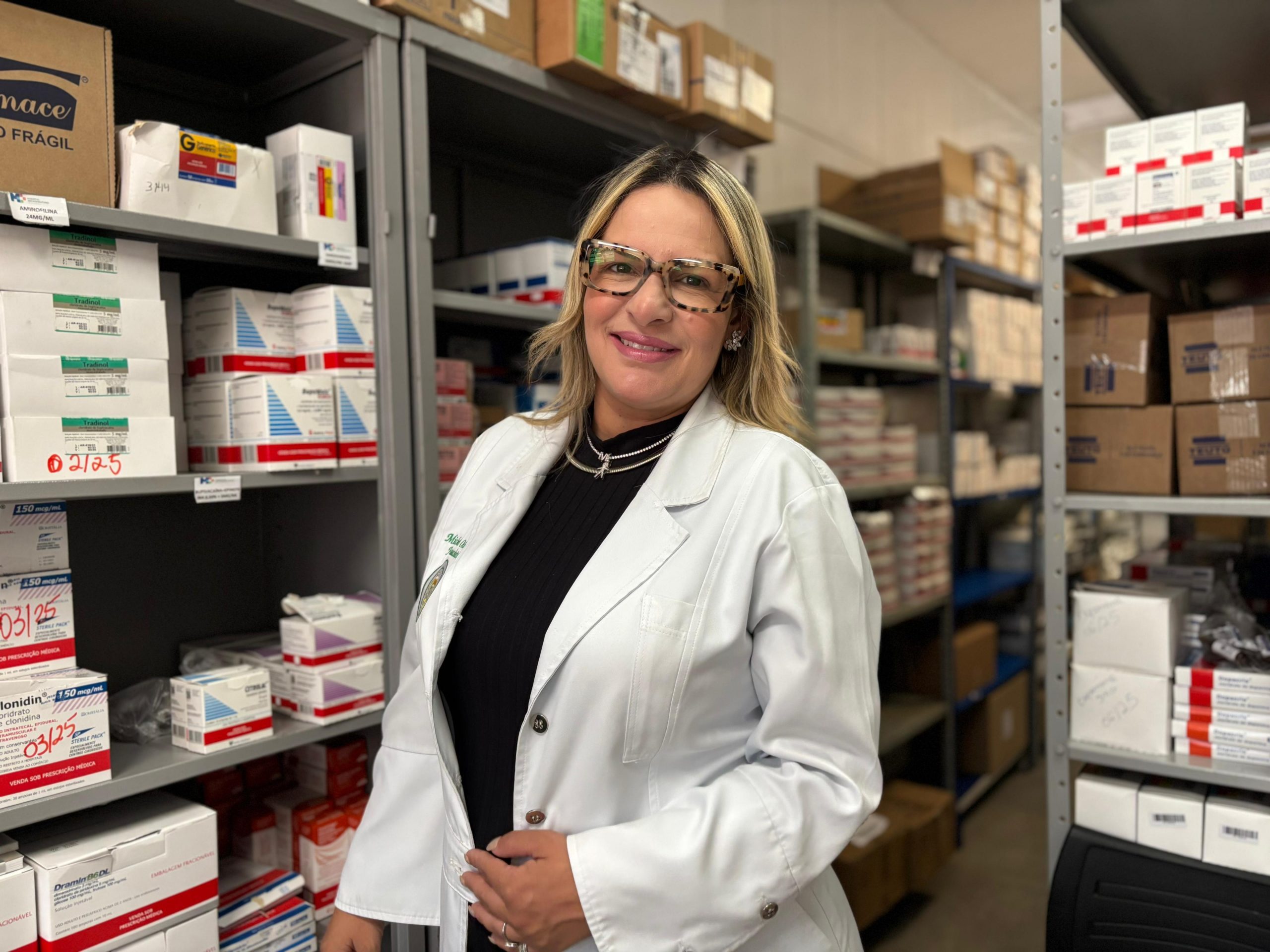 Leia mais sobre o artigo Farmacêutica do Hospital Metropolitano de Alagoas explica os principais cuidados com os medicamentos em casa