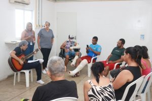 Musicoterapia ajuda na recuperação de pacientes internados no Hospital Ib Gatto Falcão