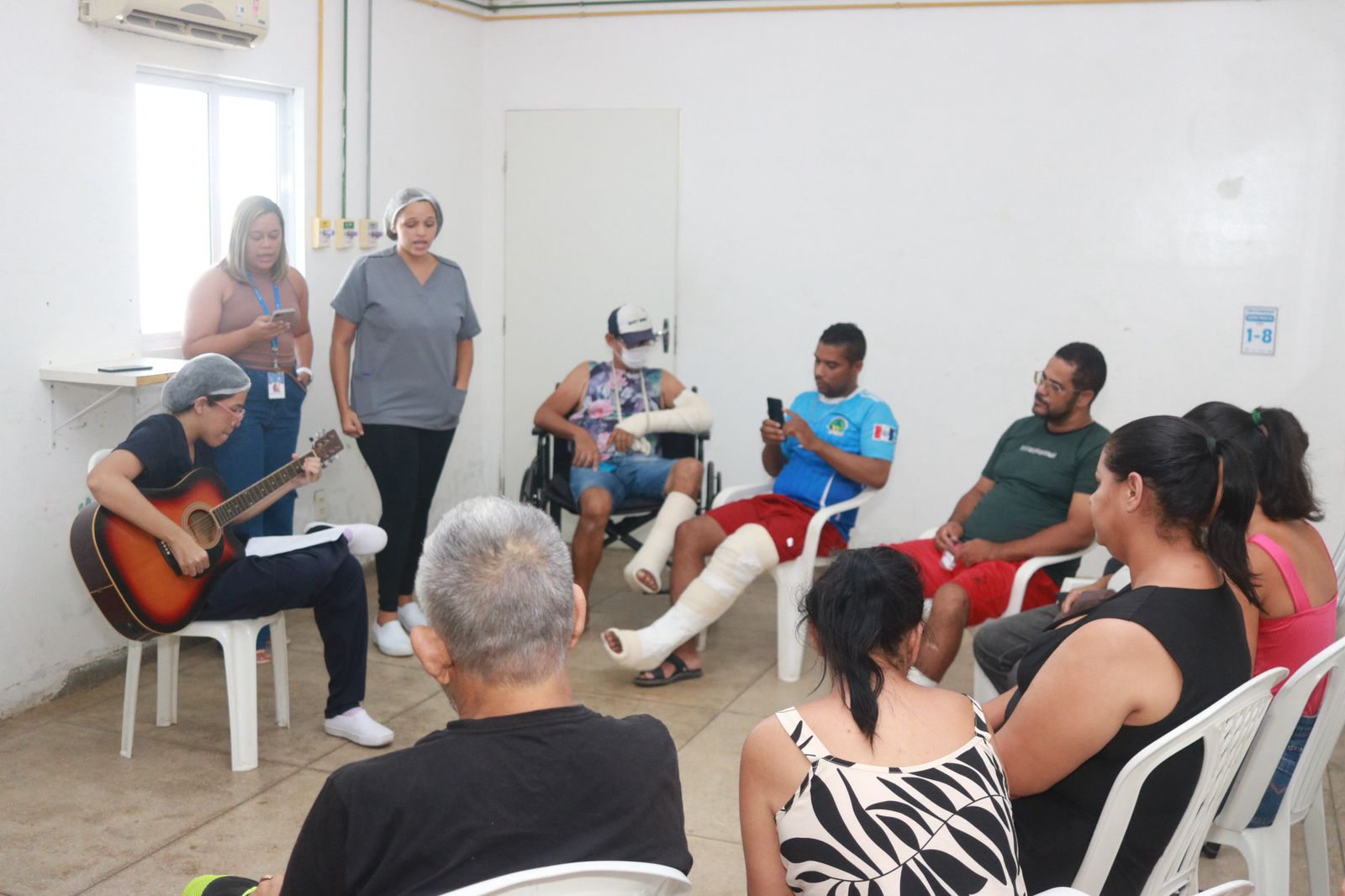 Leia mais sobre o artigo Musicoterapia ajuda na recuperação de pacientes internados no Hospital Ib Gatto Falcão