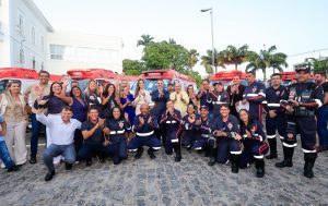 Governador entrega 21 ambulâncias do Samu a municípios alagoanos