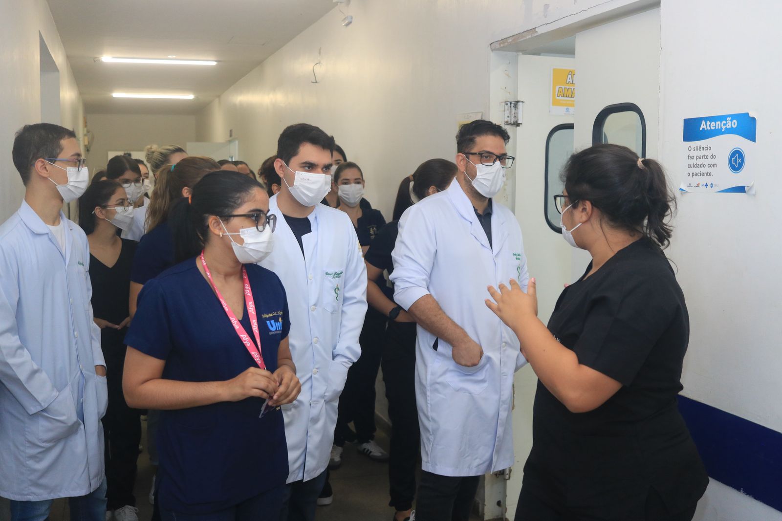 Leia mais sobre o artigo Hospital Ib Gatto Falcão recebe alunos de medicina para prática experimental em clínica médica