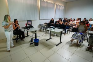 Sesau discute fluxo de acesso a medicamento que evita infecções em recém-nascidos