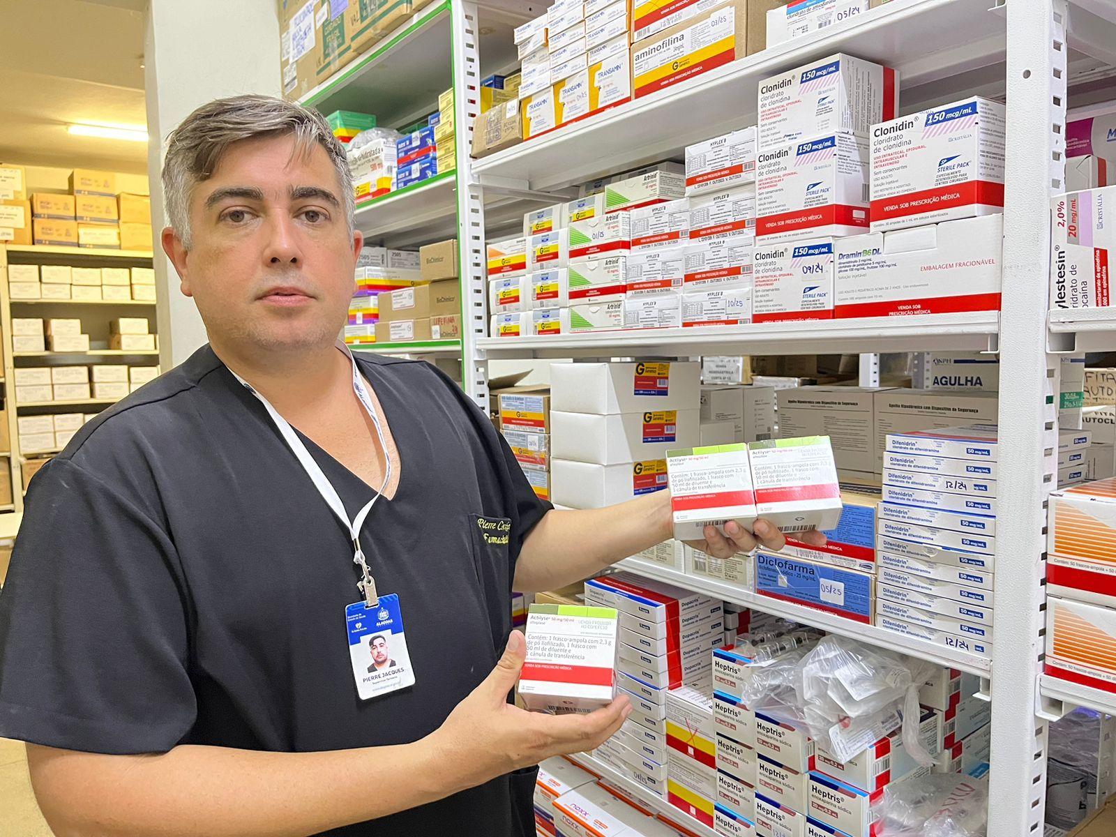 Leia mais sobre o artigo Farmacêutico do Hospital Ib Gatto Falcão fala sobre o uso racional de medicamentos