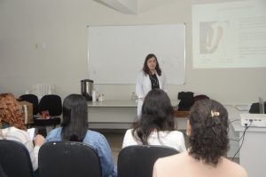 Sesau promove capacitação para uso de tecnologia assistiva em pacientes com hanseníase