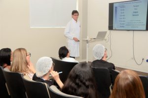 Sesau promove curso sobre pasteurização do leite materno para profissionais dos bancos de leite em Alagoas