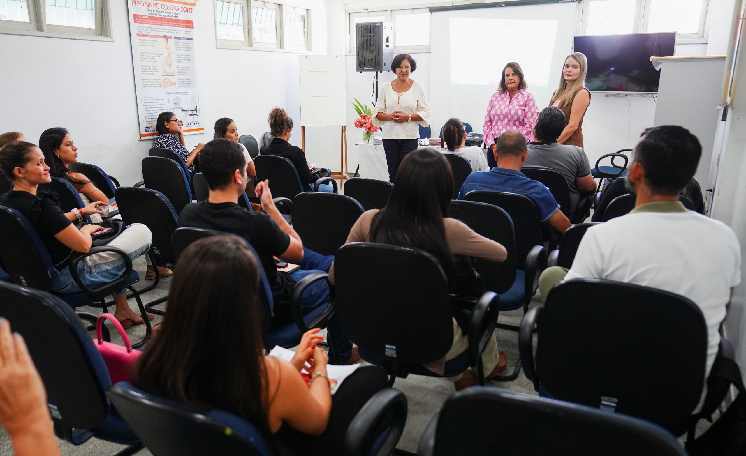 Leia mais sobre o artigo Sesau promove 4º Encontro de Coordenadores Municipais dos Núcleos de Atenção ao Fumante