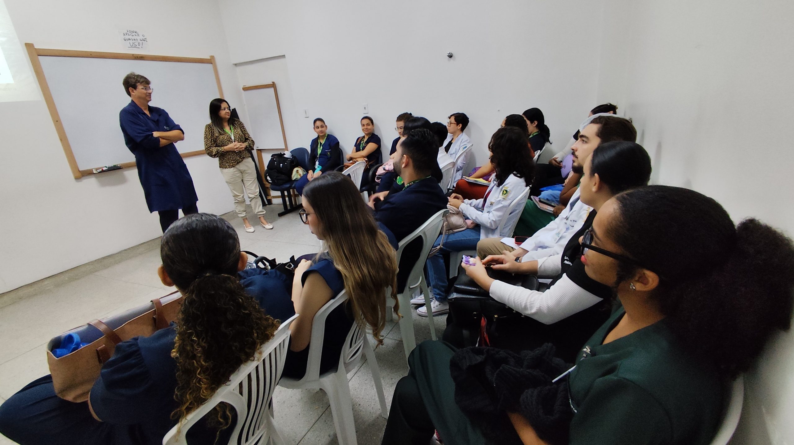 Leia mais sobre o artigo Capacitação no Hospital de Emergência do Agreste reforça cuidados para uma alta hospitalar mais segura e humanizada