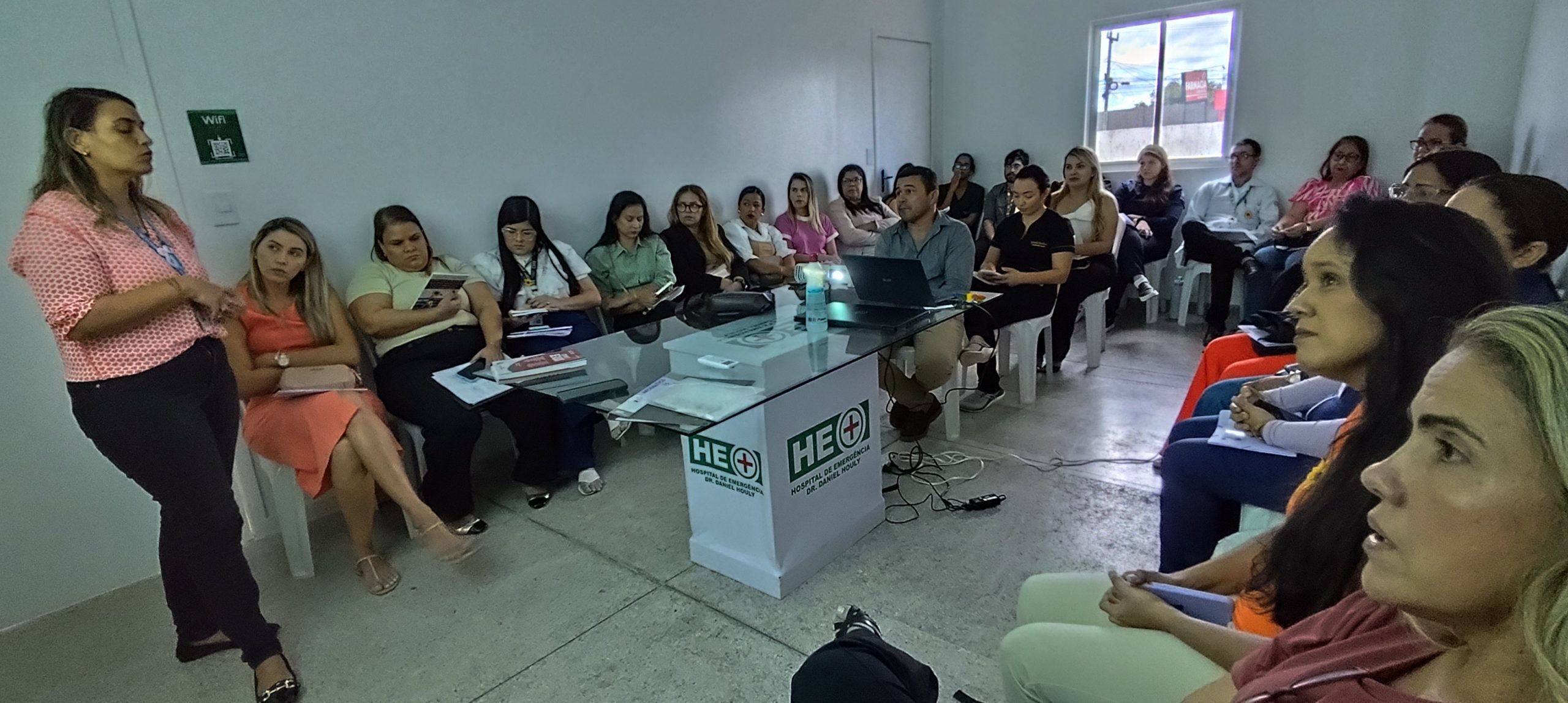 Leia mais sobre o artigo Hospital de Emergência do Agreste encerra Maio Laranja com roda de conversa sobre acolhimento e consequências da violência sexual infantil