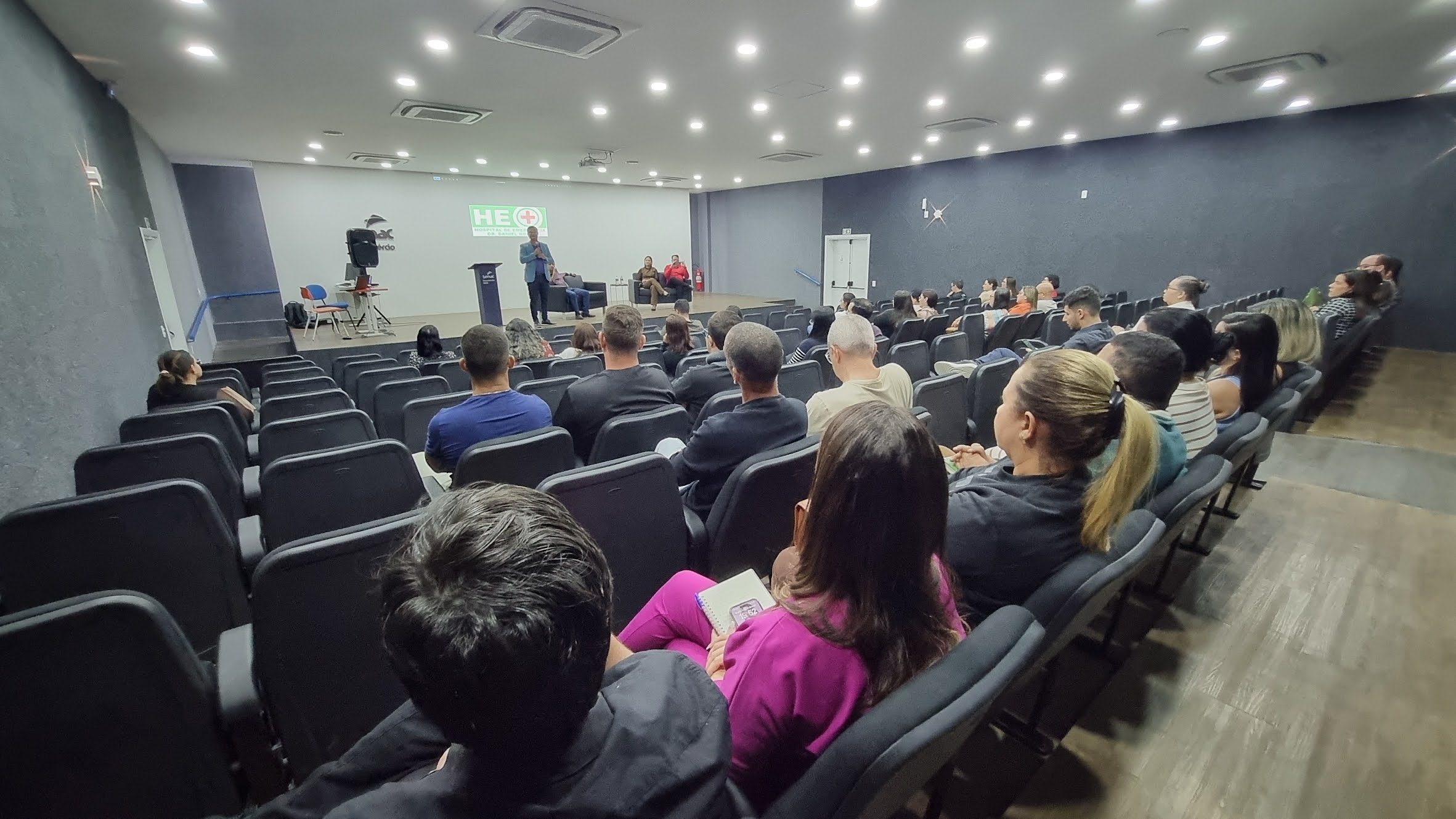 Leia mais sobre o artigo Hospital de Emergência do Agreste inicia Curso sobre Humanização e Segurança do Paciente