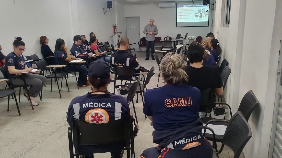 Leia mais sobre o artigo Samu capacita profissionais sobre atendimento humanizado em situações psiquiátricas