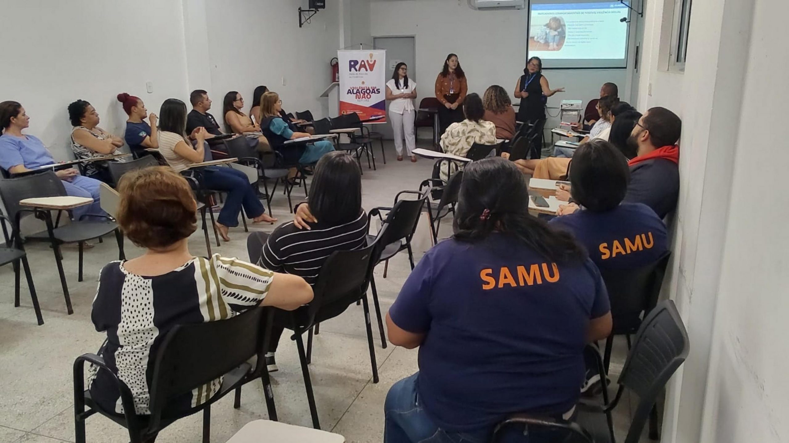 Leia mais sobre o artigo Semana da Enfermagem: Samu realiza curso sobre atendimento a mulheres vítimas de violência