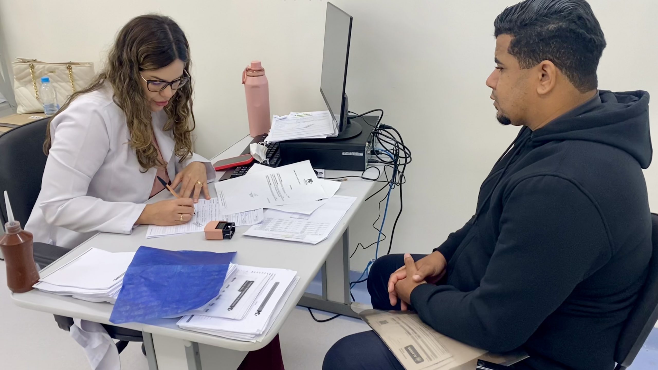 Leia mais sobre o artigo Enxaqueca Hemiplégica: doença pode ser confundida com o AVC, diz neurologista do Hospital Metropolitano