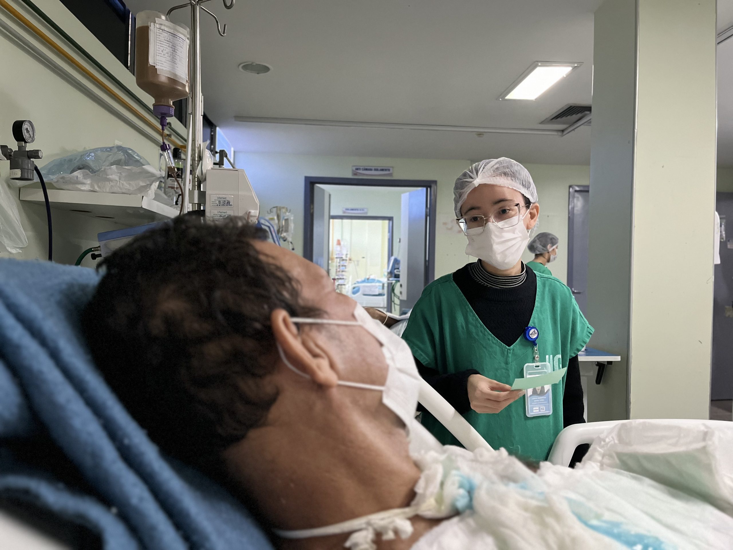 Leia mais sobre o artigo Projeto promove acolhimento emocional, comunicação, cuidado e afeto a pacientes da UTI do HGE