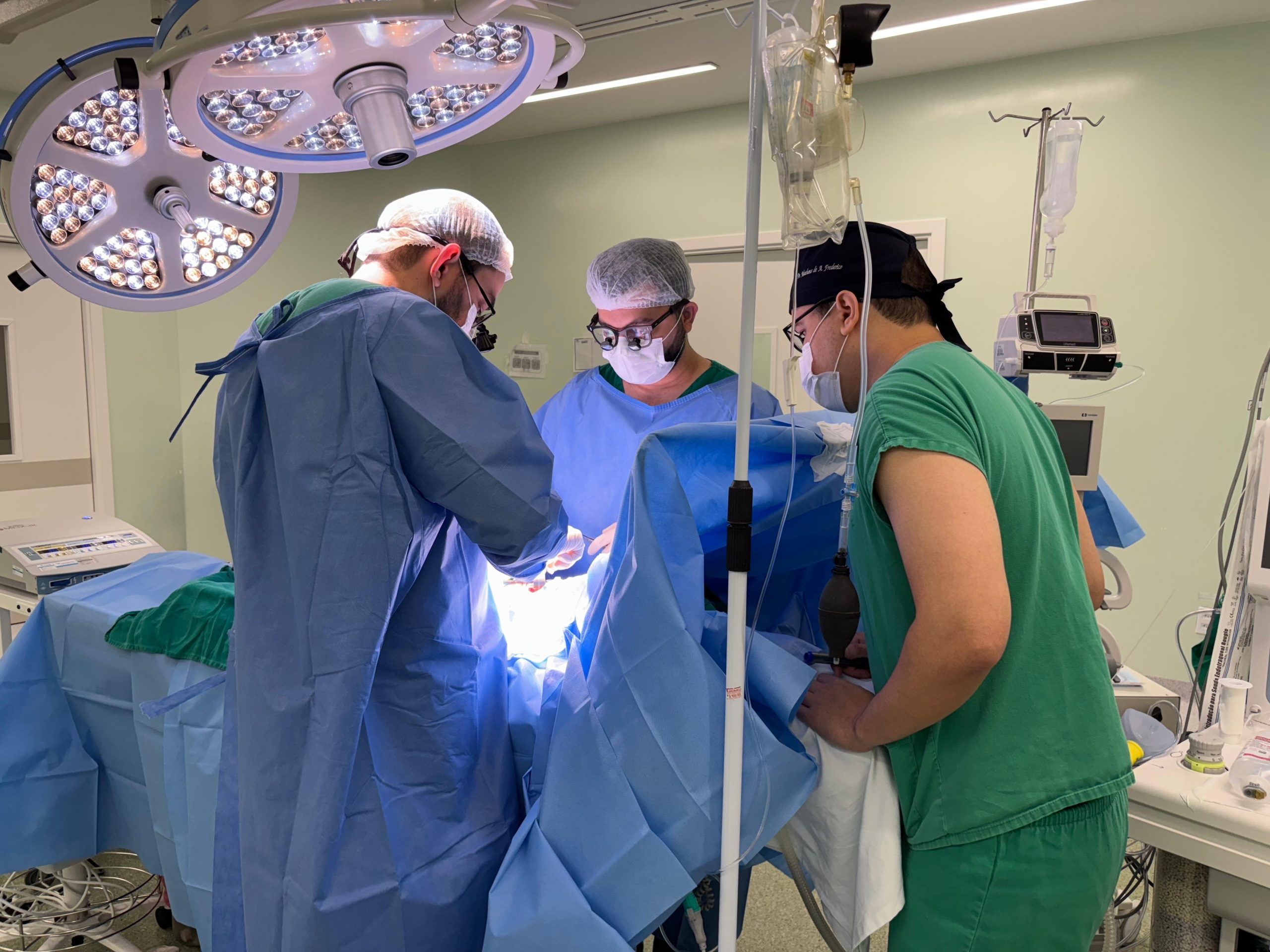 Leia mais sobre o artigo Marco histórico: Hospital do Coração realiza a primeira cirurgia cardíaca infantil da rede pública estadual