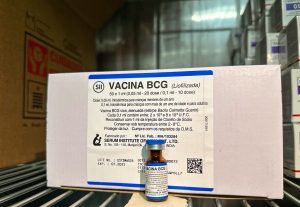Sesau reforça importância de pais levarem crianças para tomar a vacina BCG