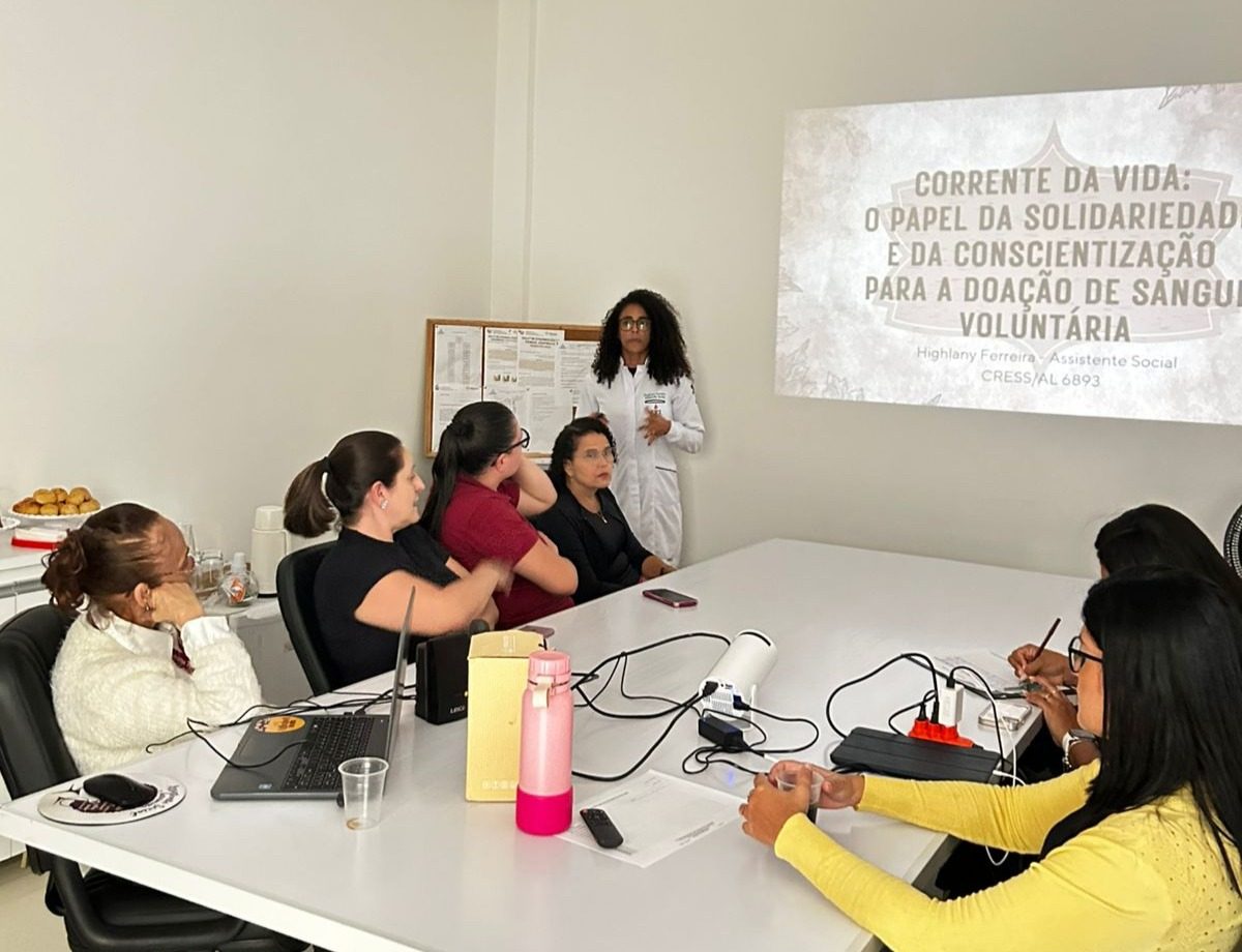 Leia mais sobre o artigo Hemoal Arapiraca capacita assistentes sociais e recepcionistas para fortalecer política de humanização na assistência ao doador e paciente