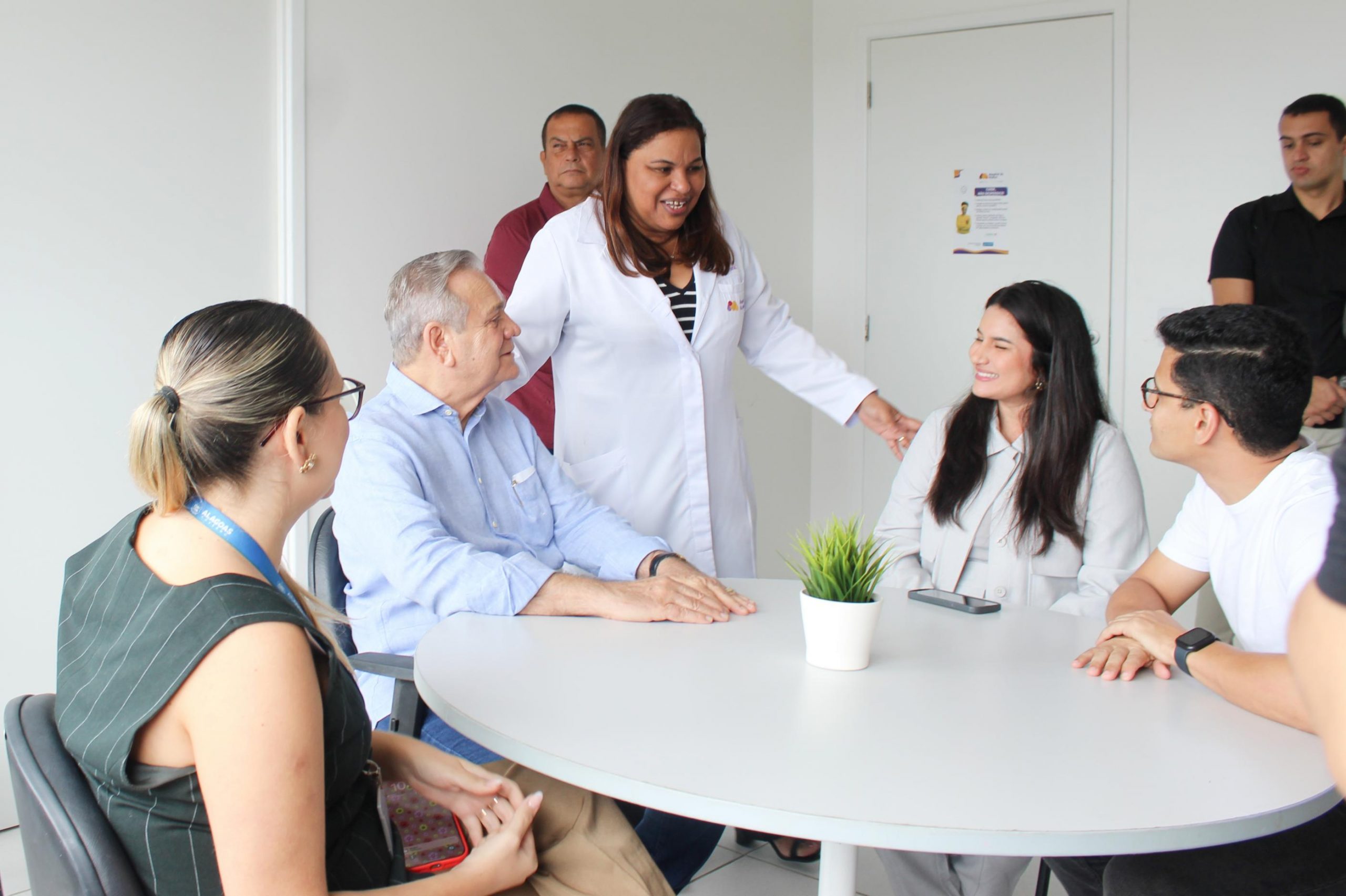 Leia mais sobre o artigo Vice-governador Ronaldo Lessa visita RAV no Hospital da Mulher e destaca avanço nas políticas de acolhimento