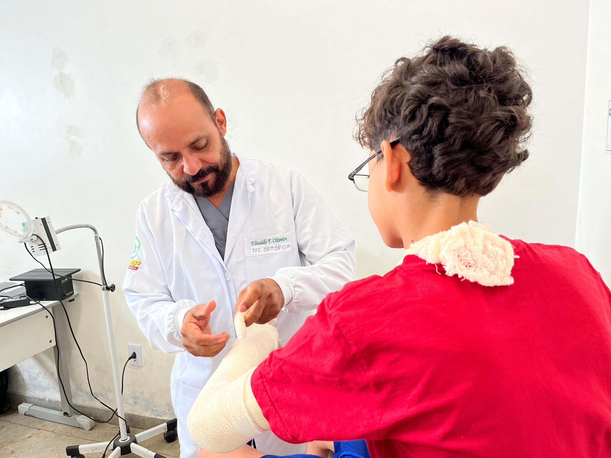 Leia mais sobre o artigo Parceria entre os serviços de Imobilização e de Radiologia otimiza atendimento ortopédico no Hospital Ib Gatto Falcão