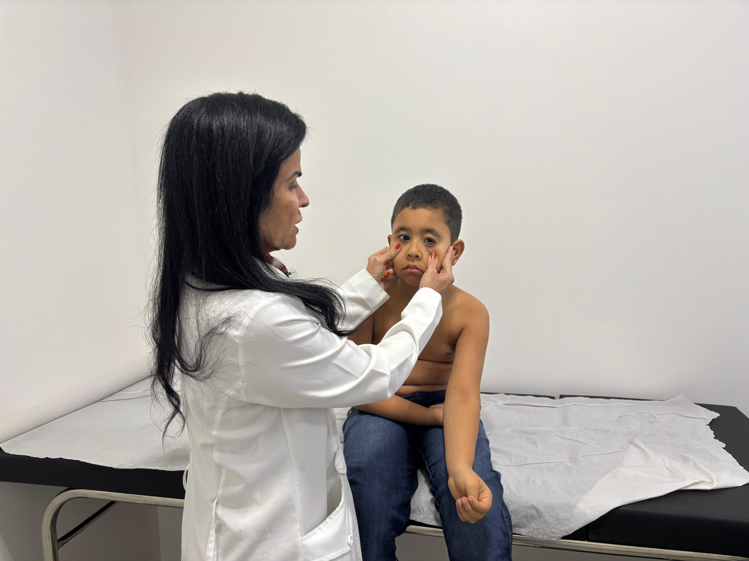 Leia mais sobre o artigo Saiba quando os pais devem consultar seus filhos com o nutrólogo pediátrico