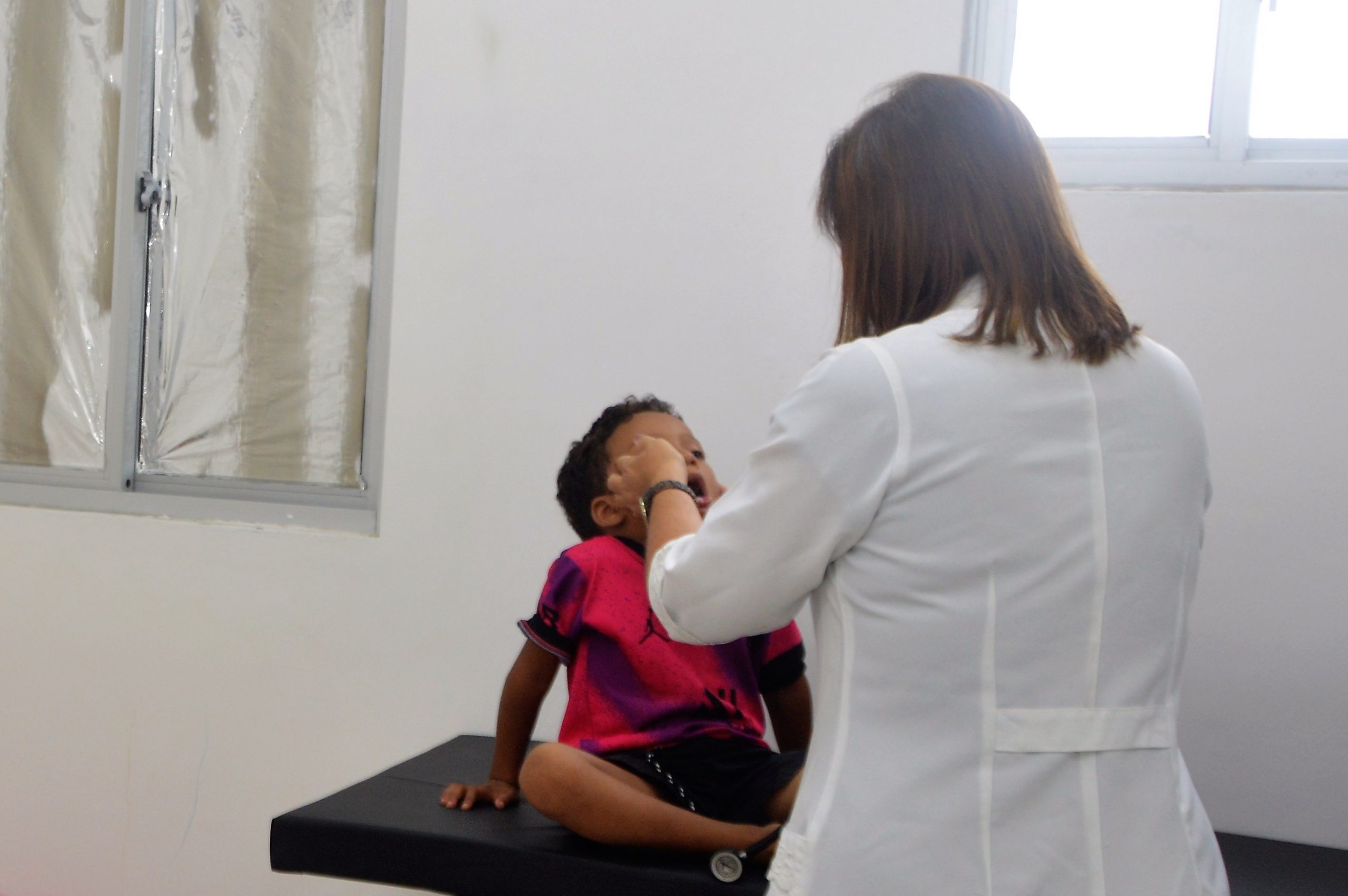 Leia mais sobre o artigo Sesau alerta para a importância do acompanhamento pediátrico no crescimento e desenvolvimento das crianças