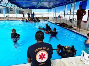 Samu realiza Curso de Suporte Básico de Vida para atendimento de vítimas de afogamento