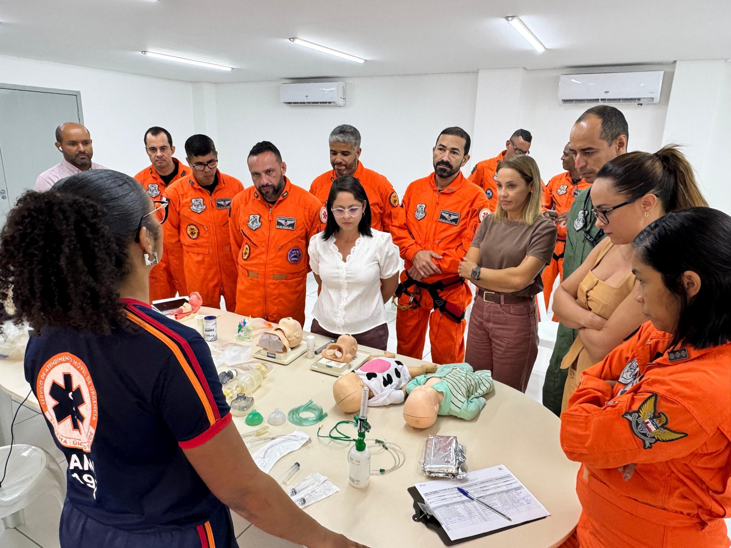 Leia mais sobre o artigo Samu promove curso de manejo de vias aéreas pediátricas para profissionais de atendimento aéreo