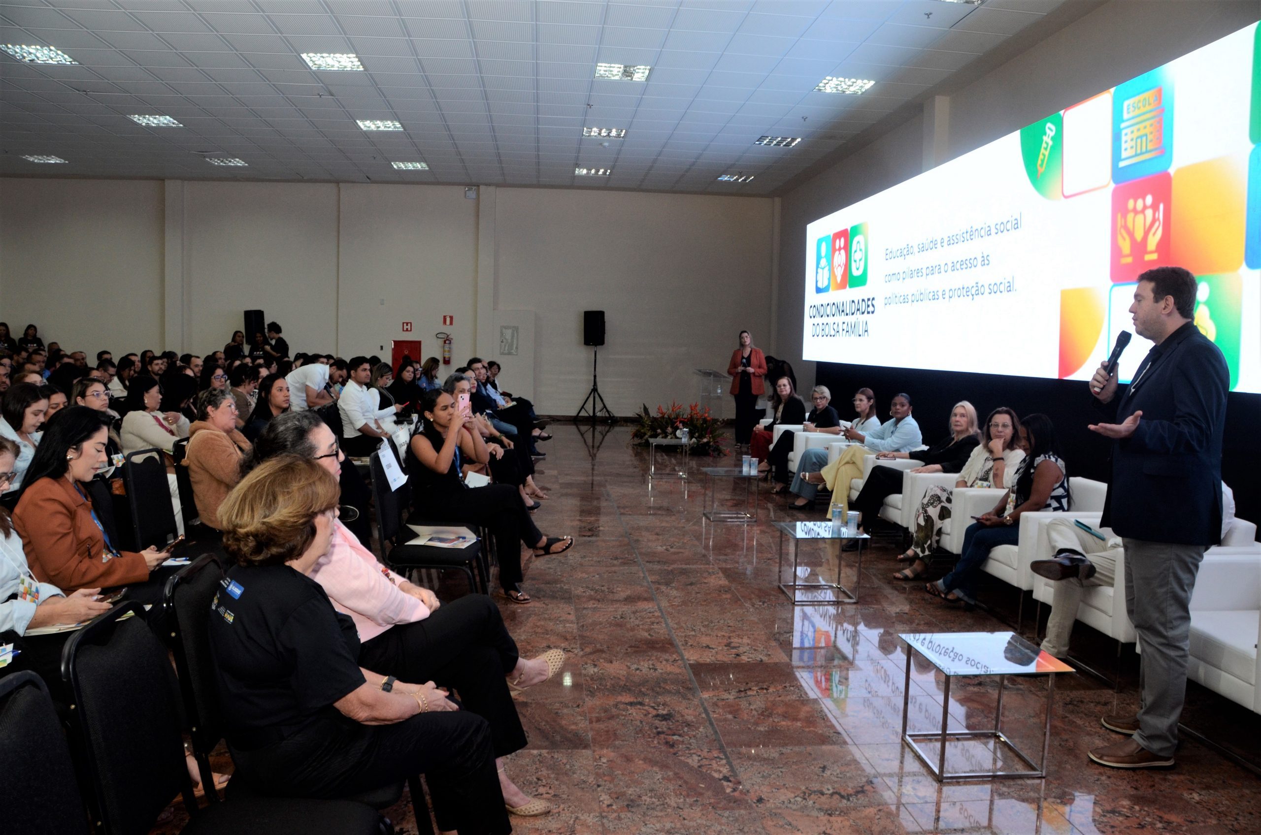 Leia mais sobre o artigo Sesau participa do Seminário Estadual Sobre as Condicionalidades do Bolsa Família