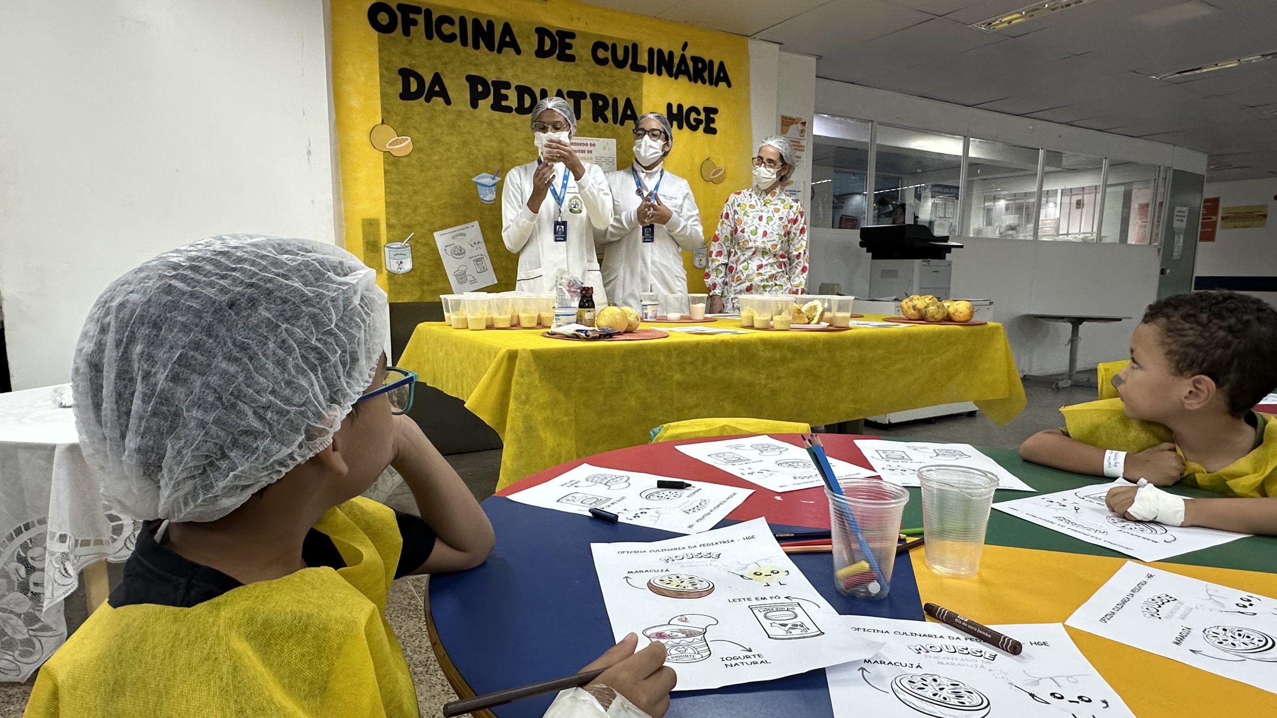 Leia mais sobre o artigo Mais uma edição da Oficina de Culinária no HGE prova que é possível combinar saúde, sabor e diversão