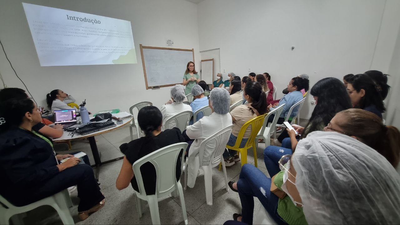 Leia mais sobre o artigo Hospital de Emergência do Agreste realiza treinamento para atualizar protocolos de segurança na assistência aos pacientes