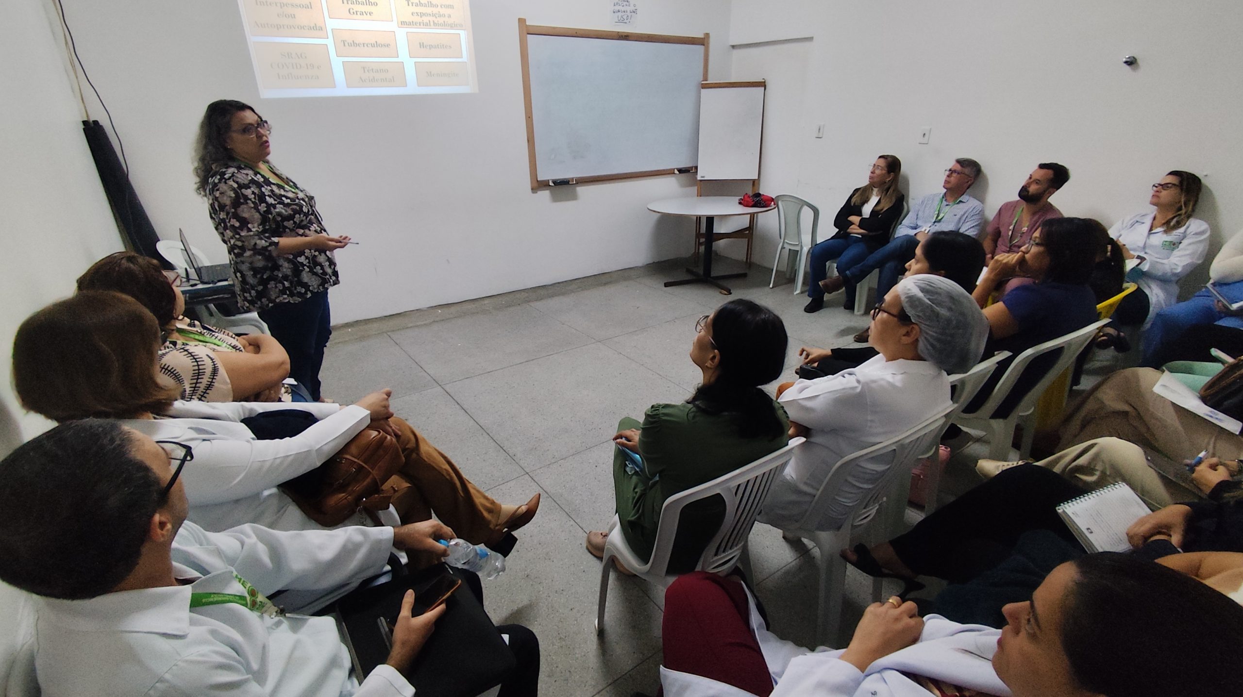 Leia mais sobre o artigo Serviço de Epidemiologia do HEA apresenta normas, rotinas e lança cartilha para capacitação de profissionais