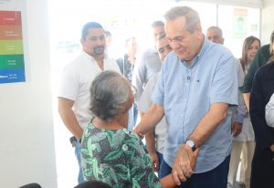 Vice-governador Ronaldo Lessa visita Hospital Dr. Ib Gatto Falcão e conhece Sala Lilás