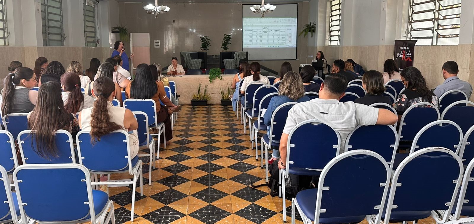Leia mais sobre o artigo Sesau realiza reunião da Comissão Intergestores Regionais em Arapiraca