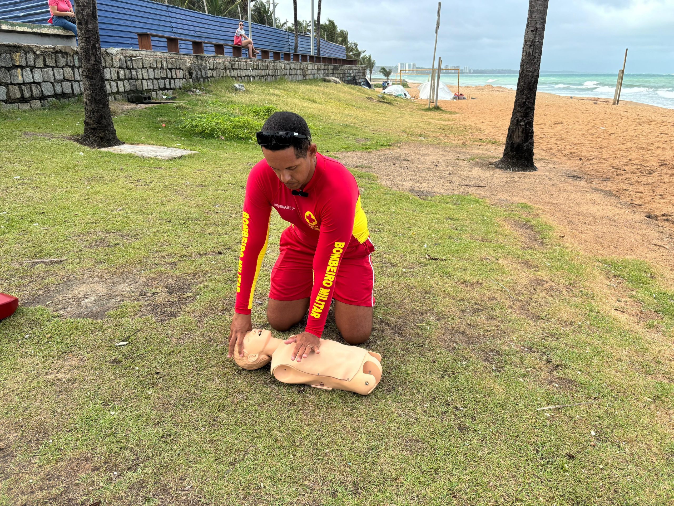 Leia mais sobre o artigo Hospital da Criança de Alagoas e Corpo de Bombeiros orientam pais sobre como agir em caso de afogamento