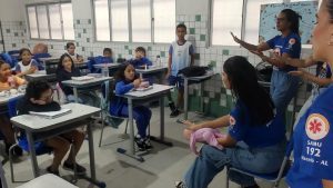 Samu leva primeiros socorros e cidadania à Escola Pompeu Sarmento, em Maceió