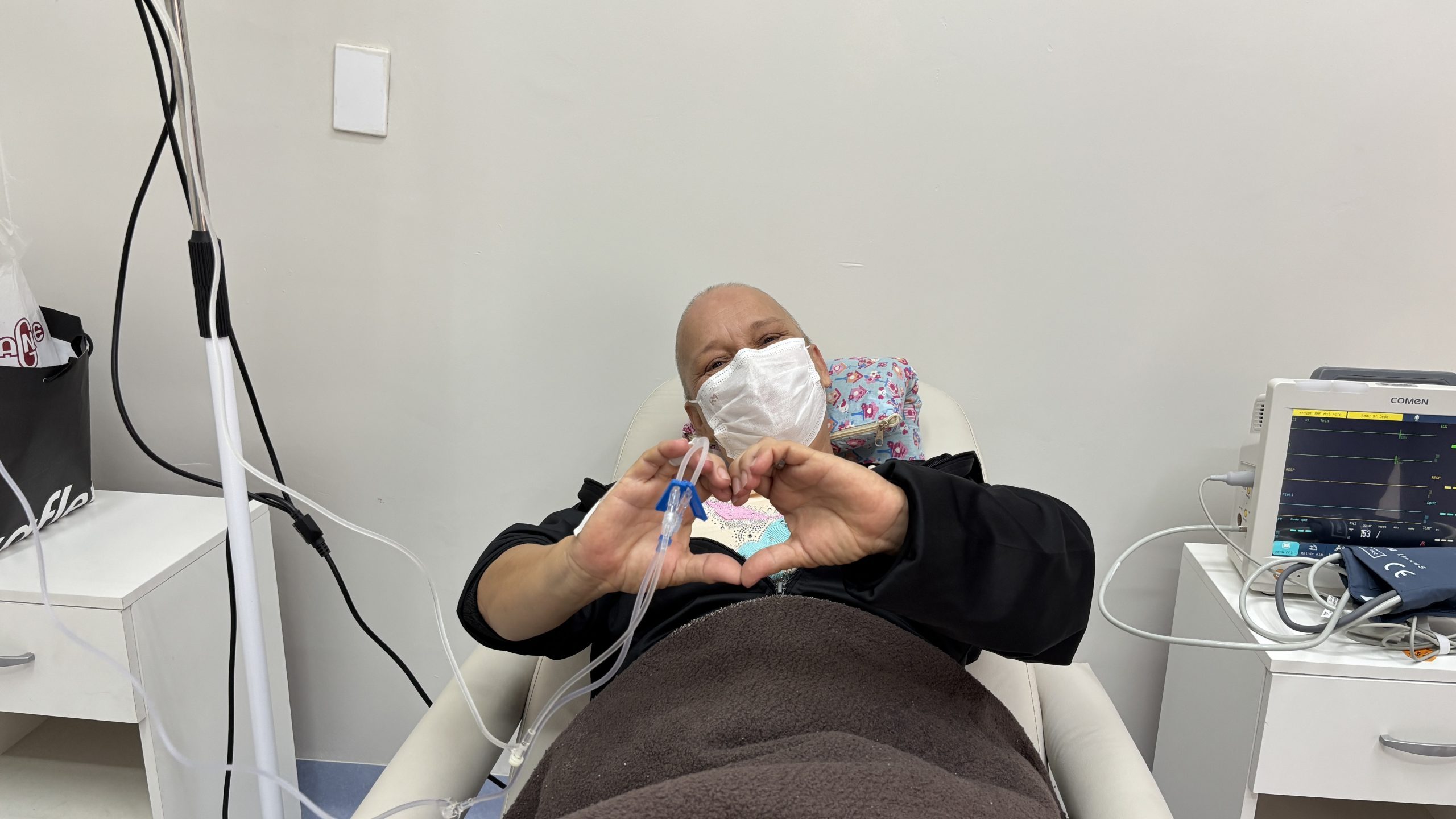 Leia mais sobre o artigo Paciente em tratamento contra o câncer no Hospital Metropolitano de Alagoas inspira outras mulheres