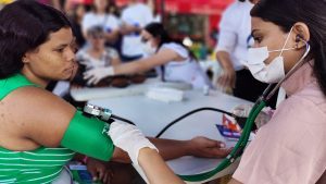 Hospital de Emergência do Agreste leva conscientização sobre a prevenção do AVC durante evento em Arapiraca