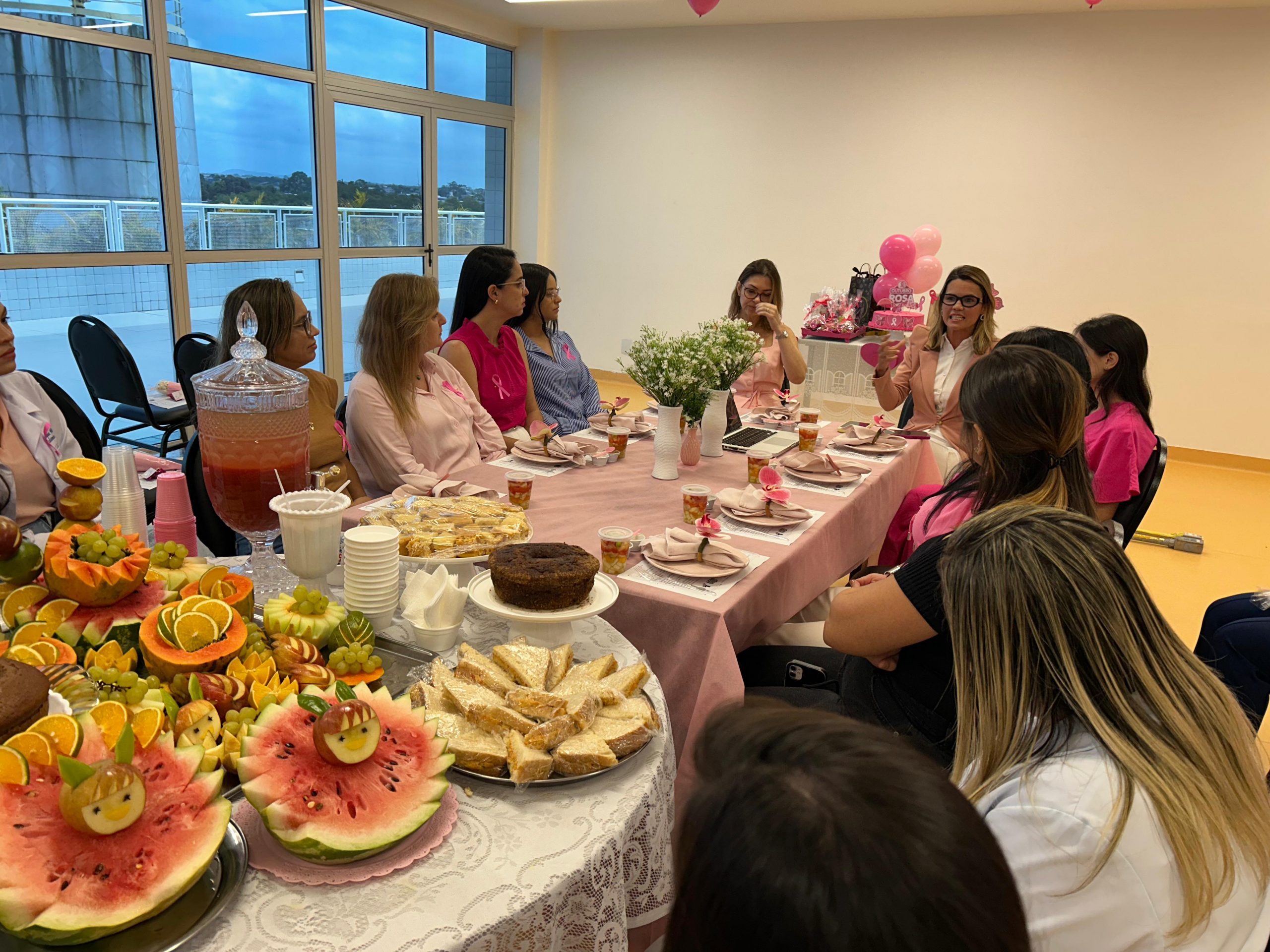 Leia mais sobre o artigo Café Rosa promove acolhimento e conscientização no Hospital do Coração