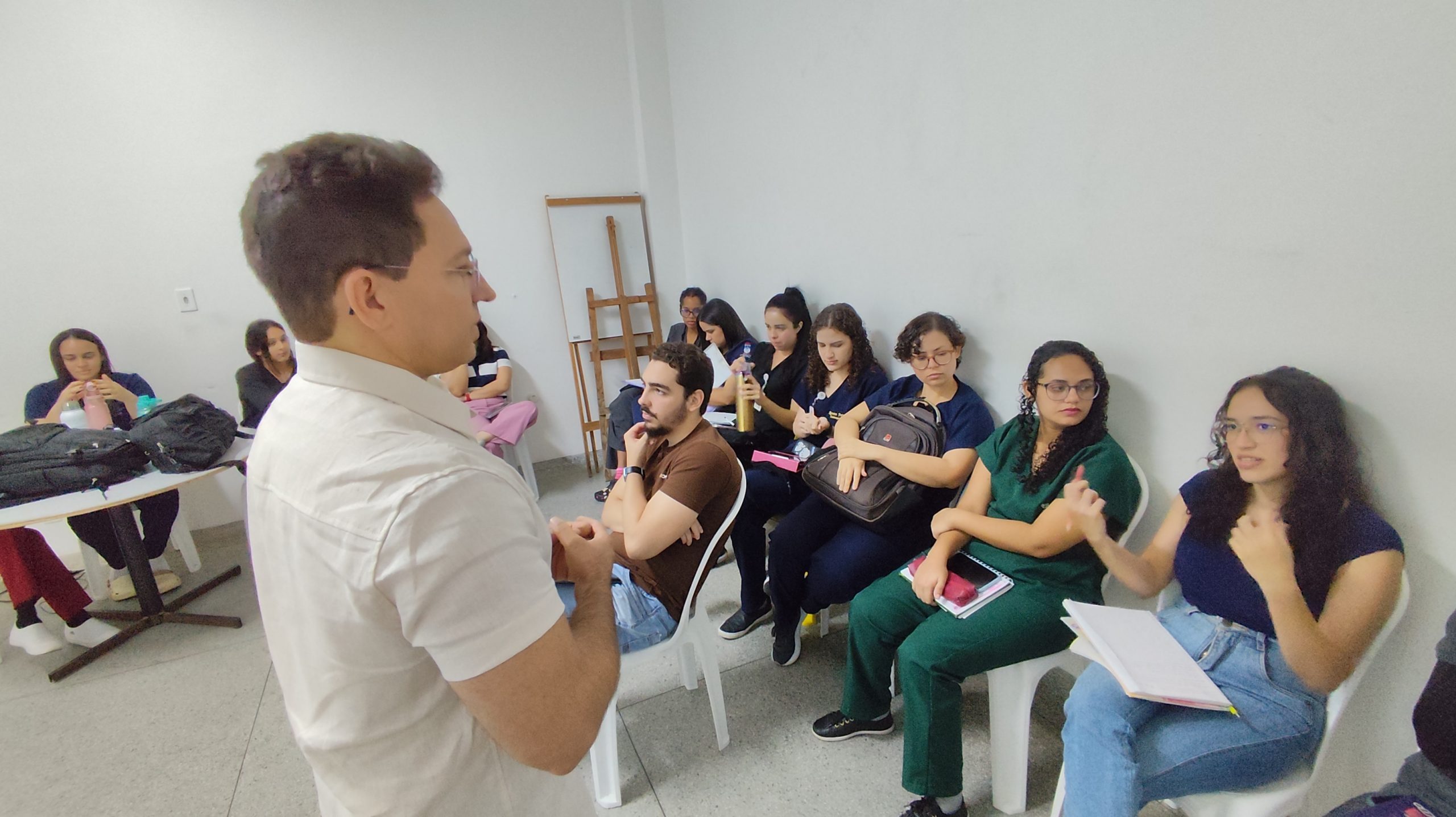 Leia mais sobre o artigo Hospital de Emergência do Agreste inicia disciplina de docência voltada para residentes em Saúde