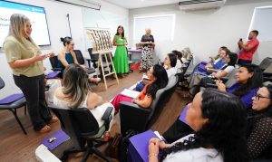 Profissionais de saúde municipais são capacitados sobre prática do aconselhamento em amamentação
