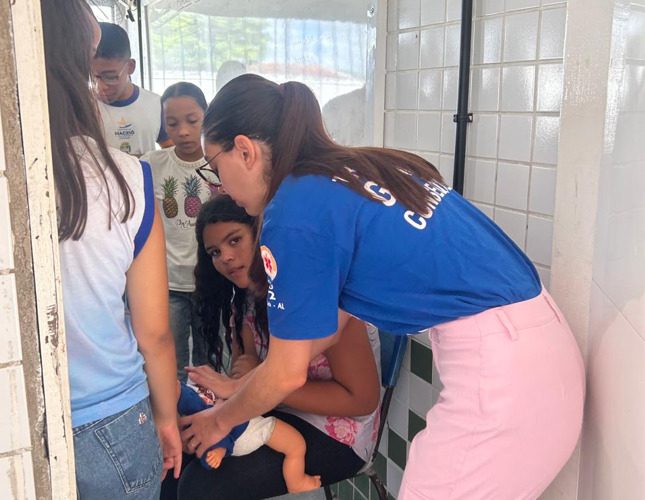 Leia mais sobre o artigo Projeto Samu nas Escolas leva conscientização sobre primeiros socorros a estudantes