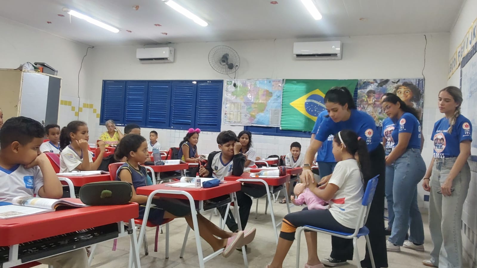Leia mais sobre o artigo Projeto Samu nas Escolas leva educação em saúde e combate a trotes ao bairro de Ponta Grossa
