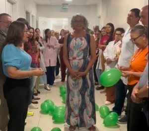 Após quase 4 décadas de dedicação ao serviço público, servidora do Hemoal se aposenta e recebe homenagem